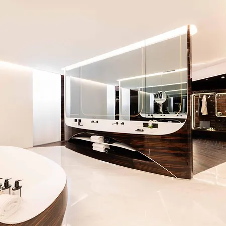 Hotel Romeo 5*