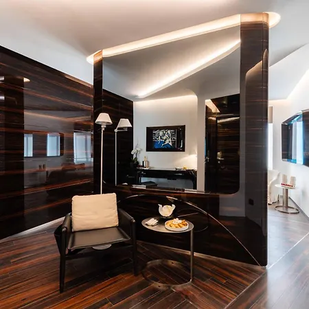 Romeo Hotel