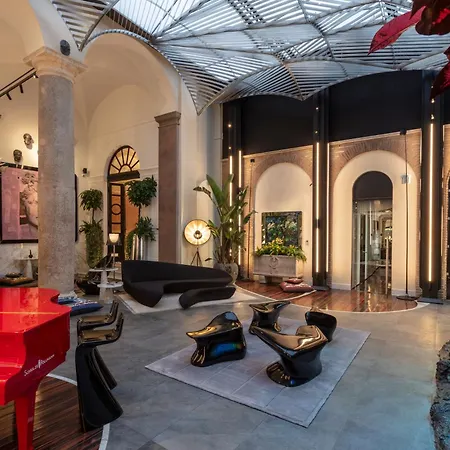 Hotel Romeo 5*