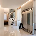 Hotel Romeo