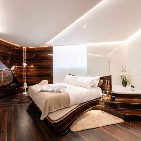 Hotel Romeo