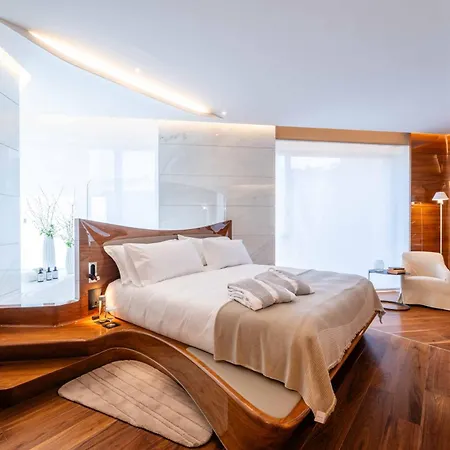 Hotel Romeo